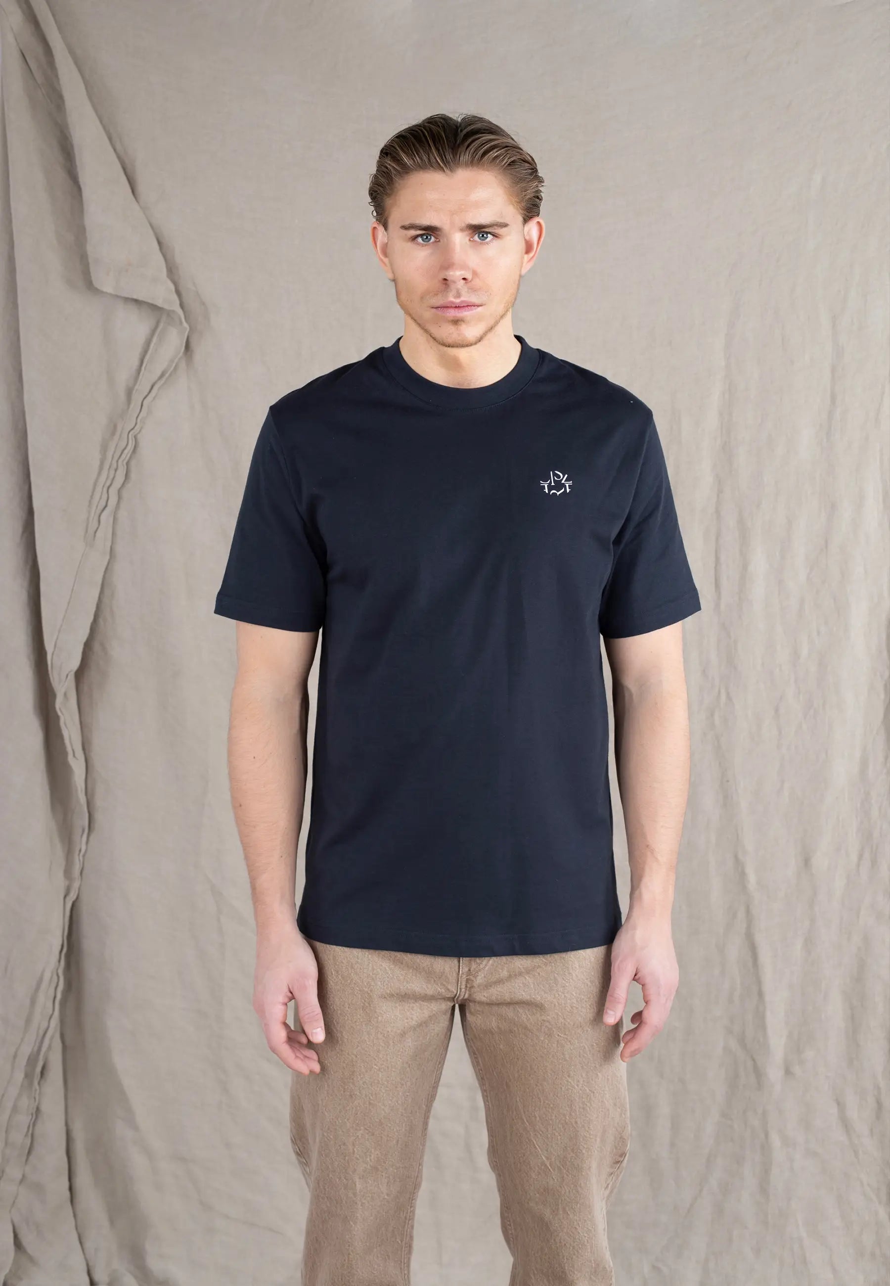 Ellipse: T-shirt front emblem - Black