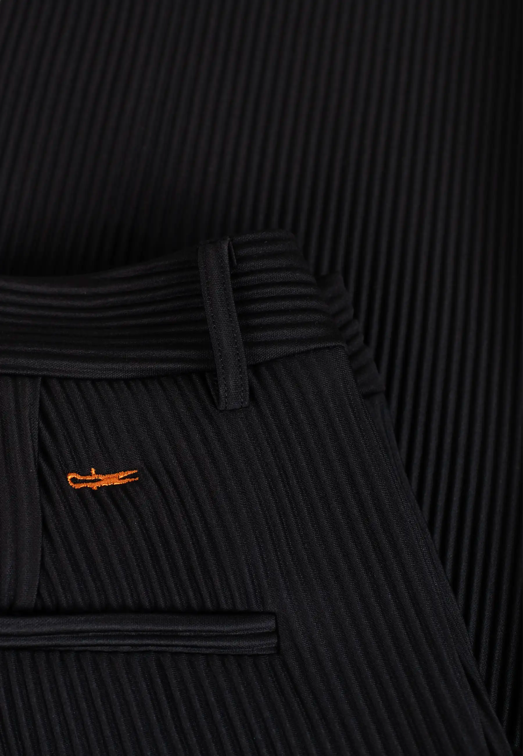 Lugo plisse trouser - Black