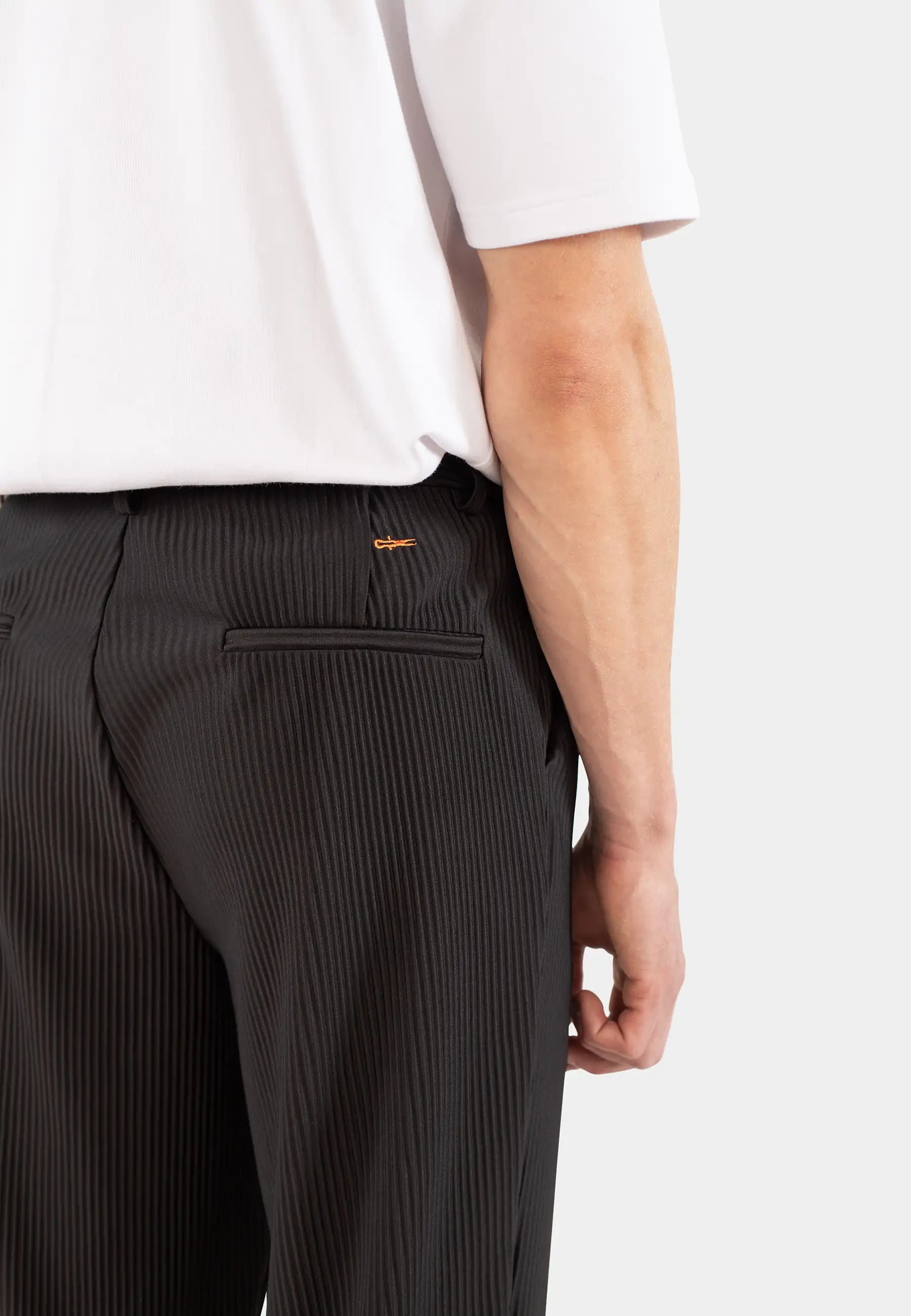 Lugo plisse trouser - Black