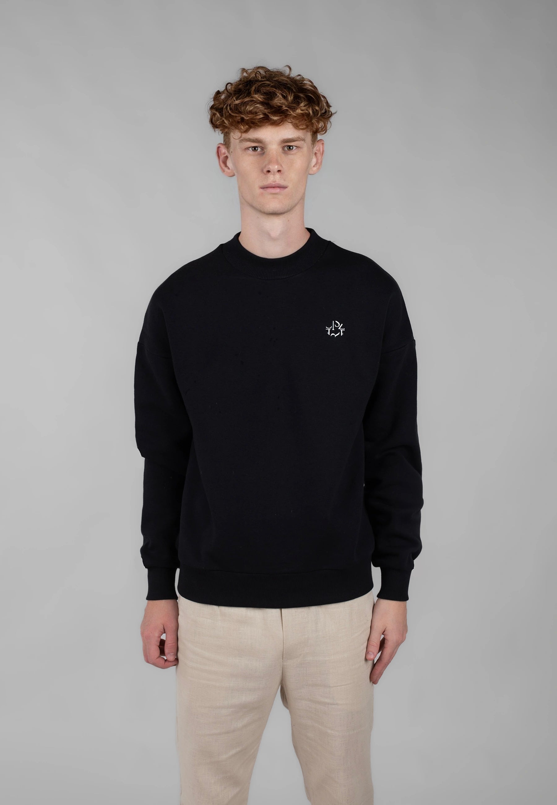 Ellipse: The world sweater – Black