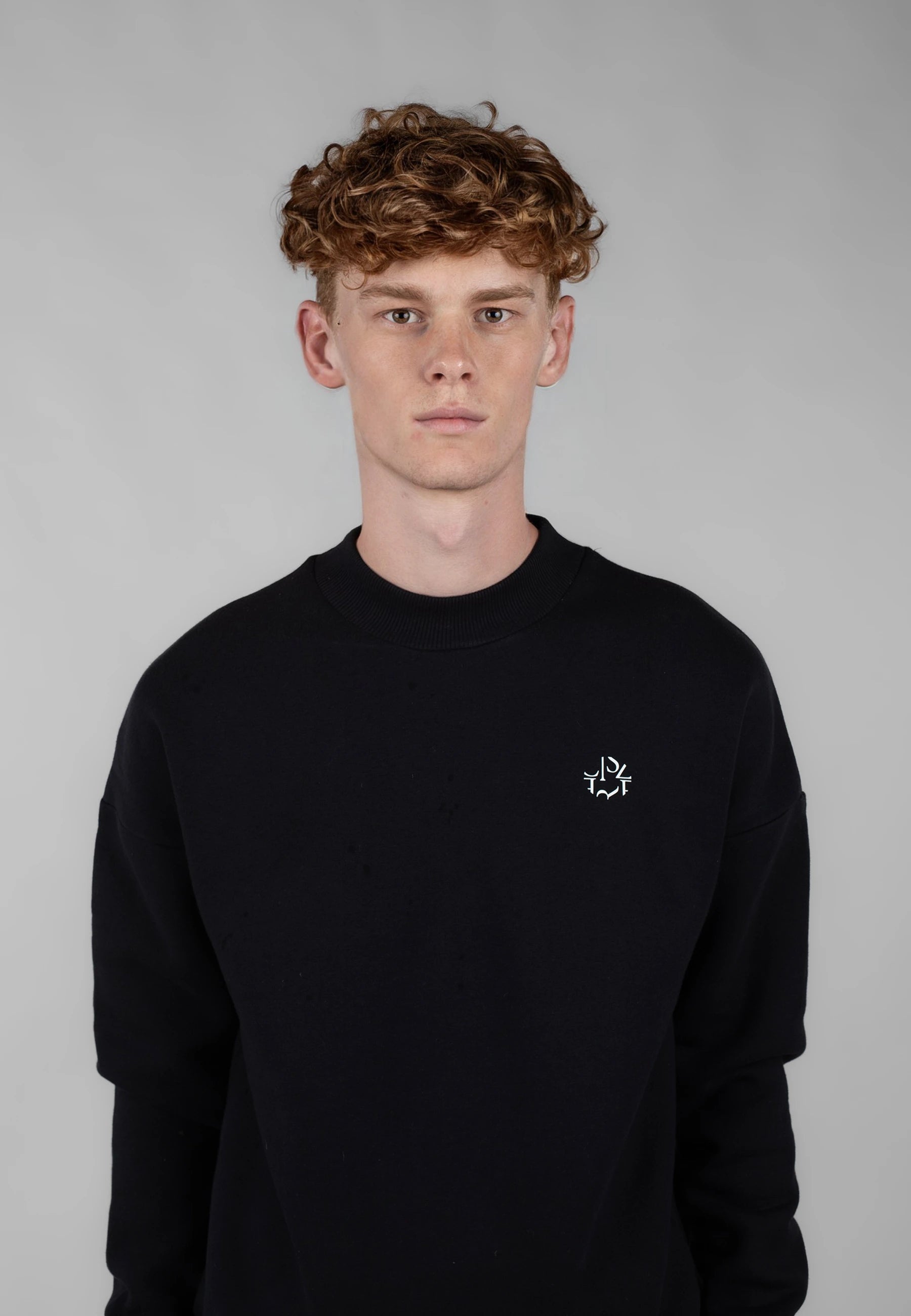 Ellipse: The world sweater – Black