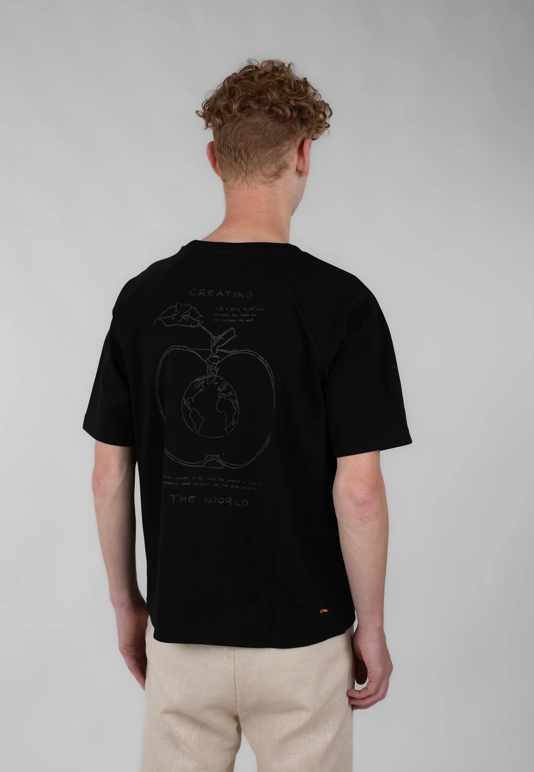Ellipse: The World tee - Black