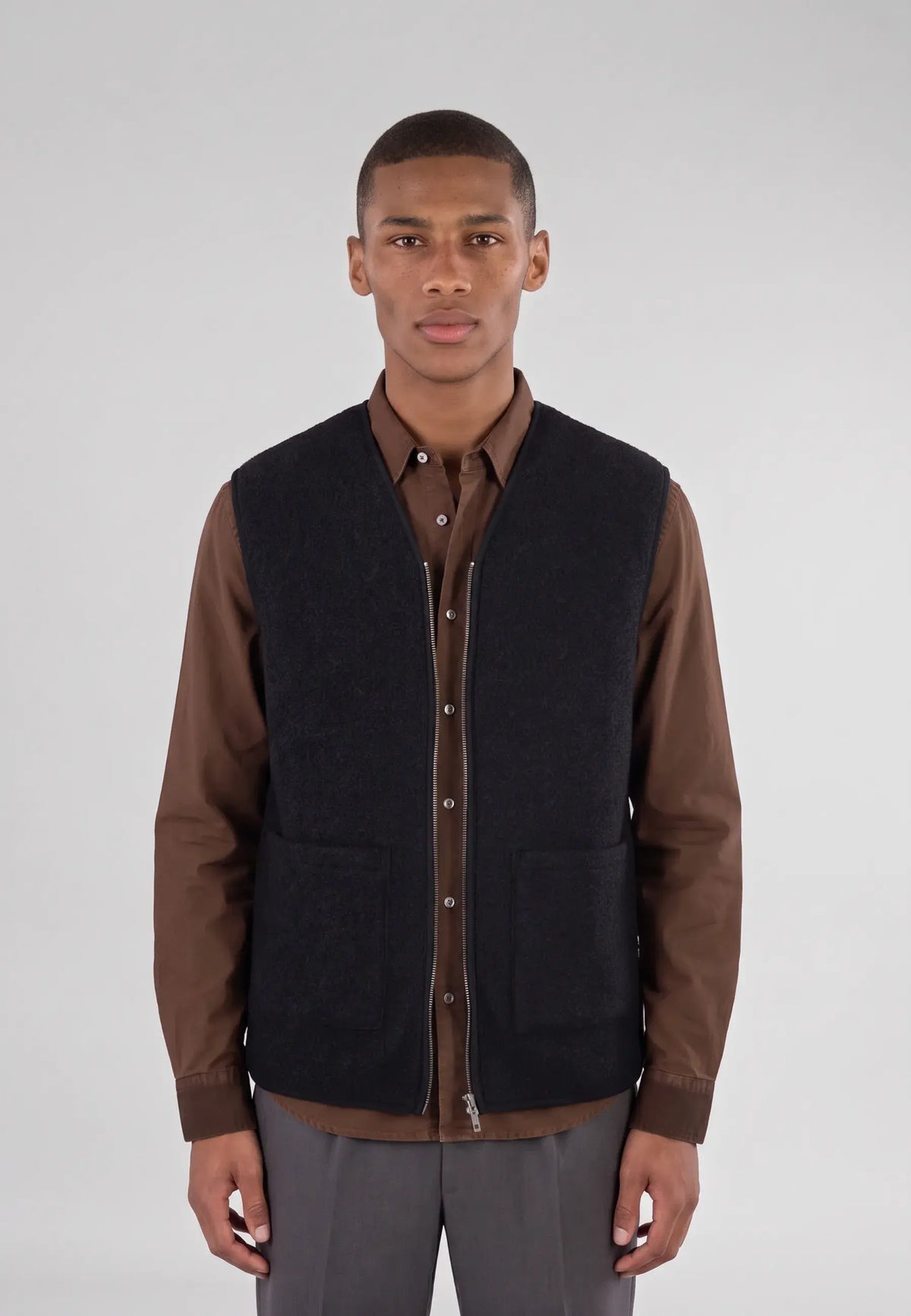 Avery boucle vest - Black, on model