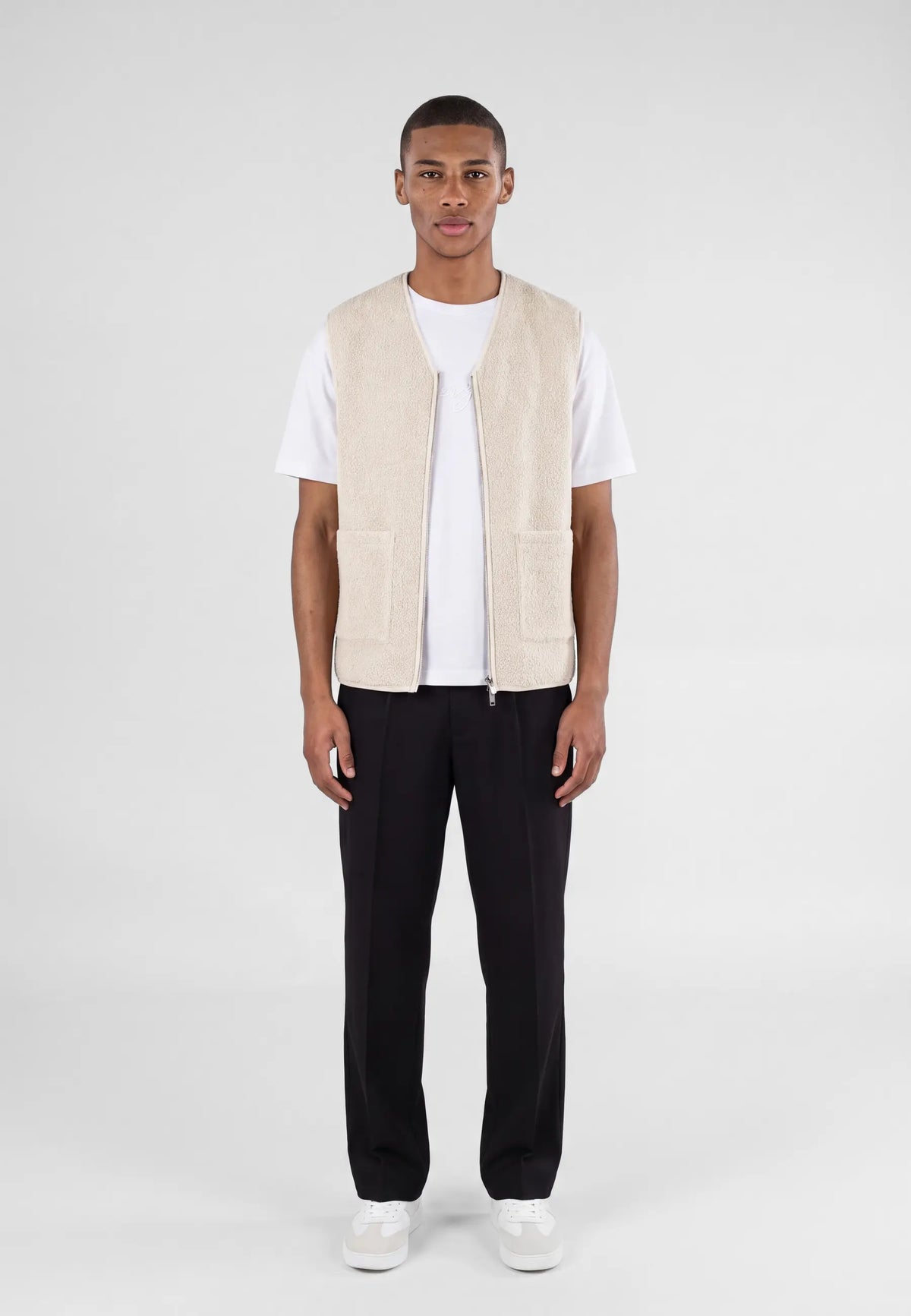 Avery boucle vest - Beige, on model