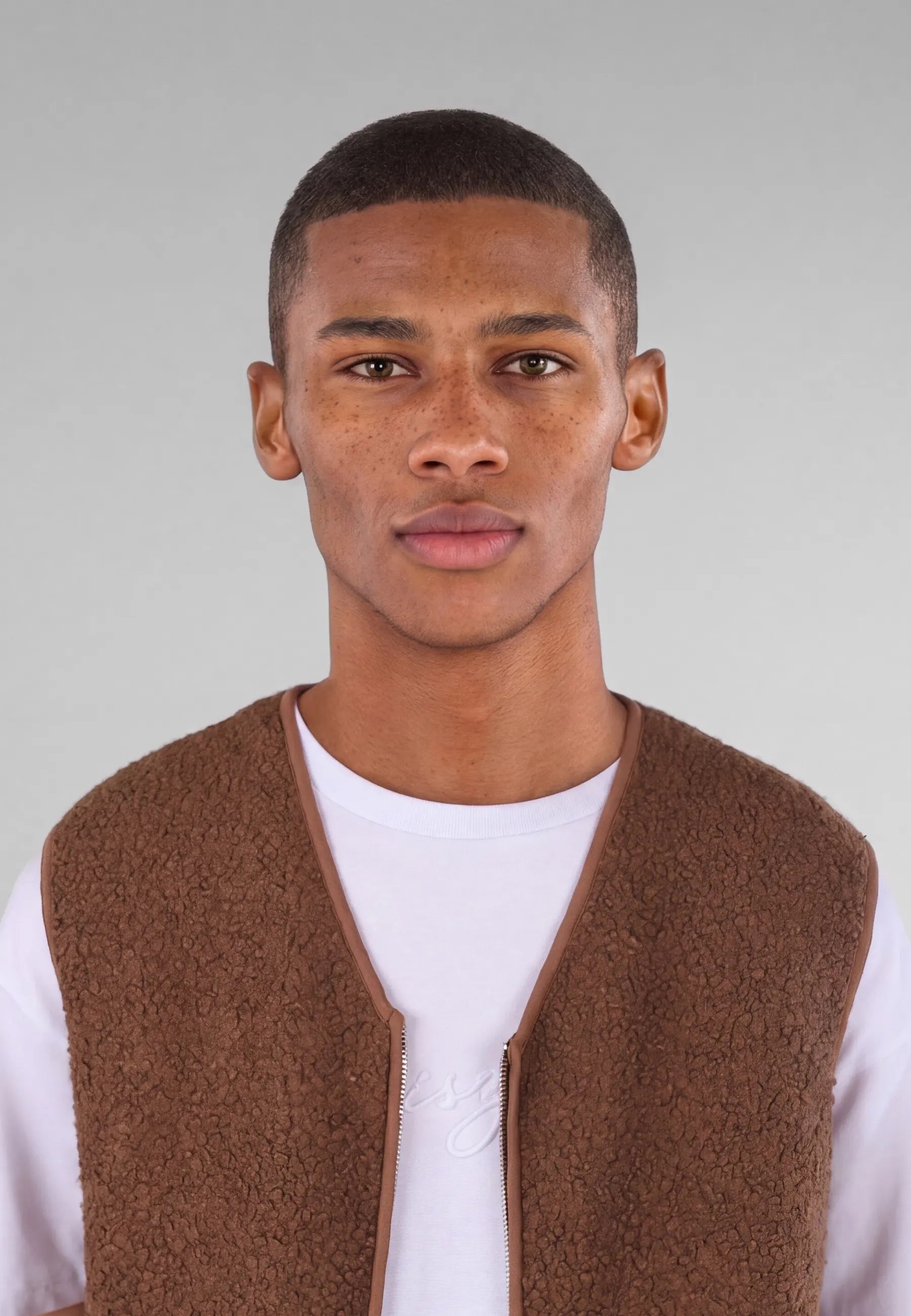 Avery boucle vest - Brown, collar and fastening close up