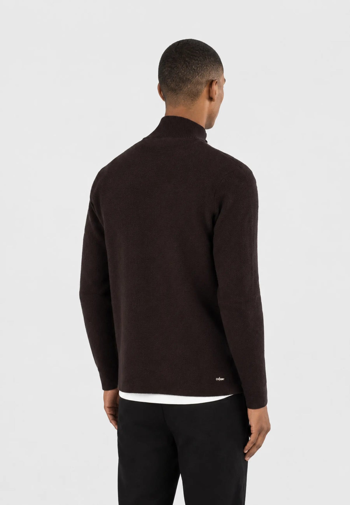 Cemal knitted high collar - Brown, on model