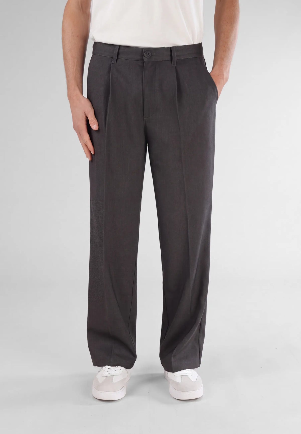 Ethan Heavy Relaxed Fit trousers - Dark grey, front view on model
