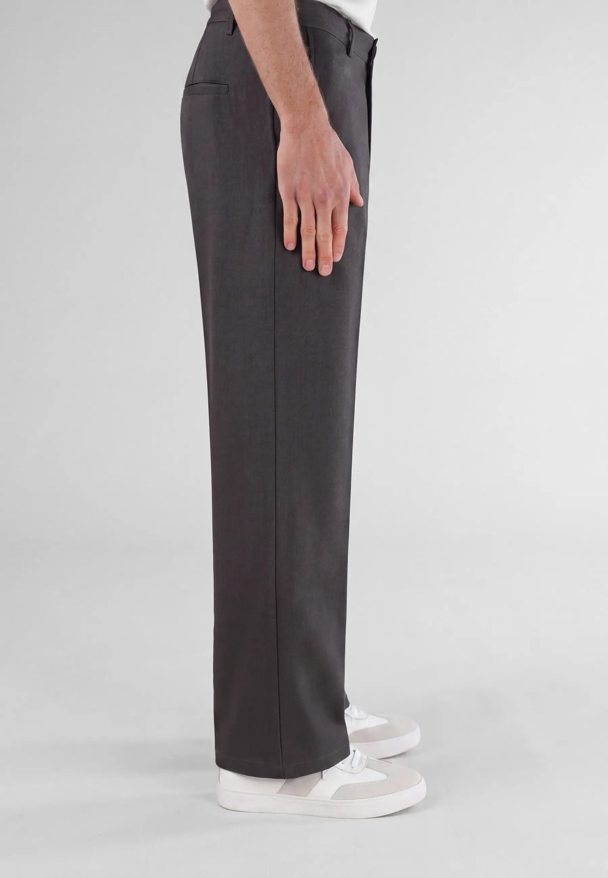 Ethan Heavy Relaxed Fit trousers - Dark grey, side profile on model