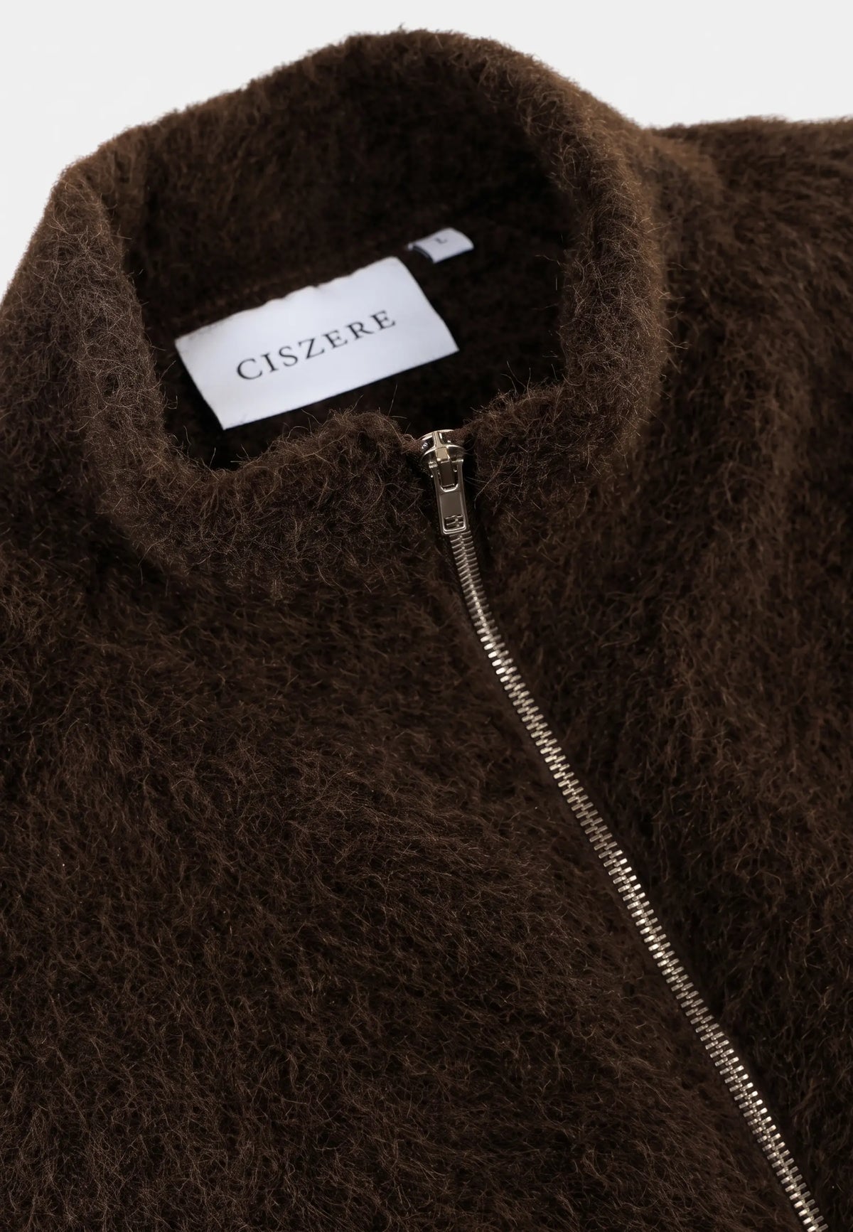 Frank fuzzy zip - Brown, on model