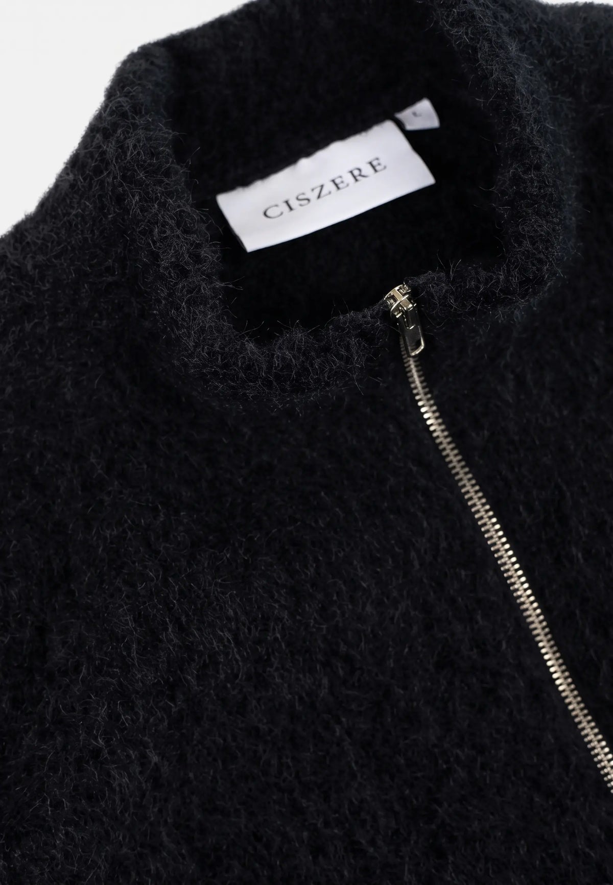 Frank fuzzy zip - Navy, on model
