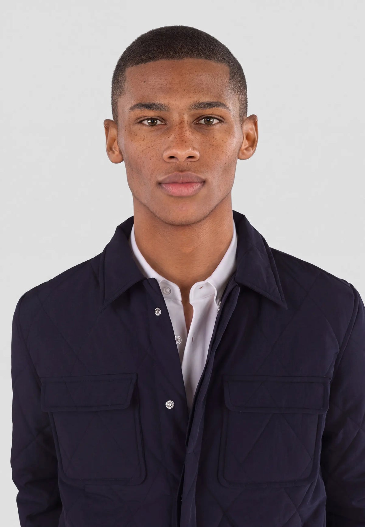 Jeff quilted shirt jacket - Navy, collar and fastening close up