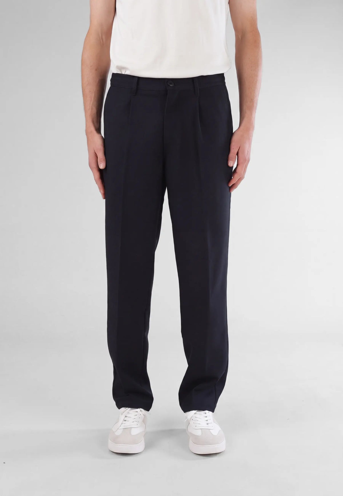 Landon heavy trousers - Black, front view on model