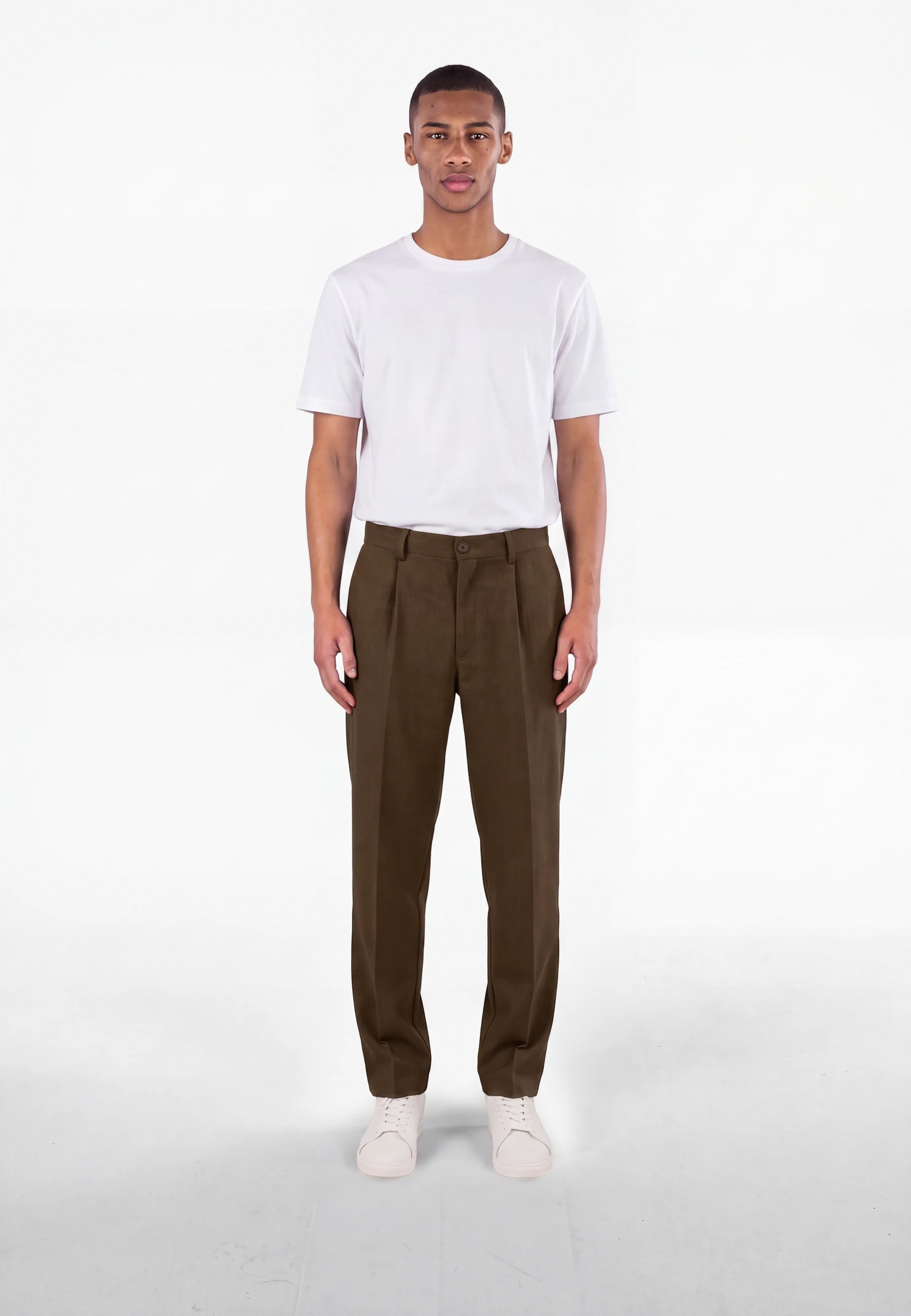 Landon heavy trousers - Brown, full length on model