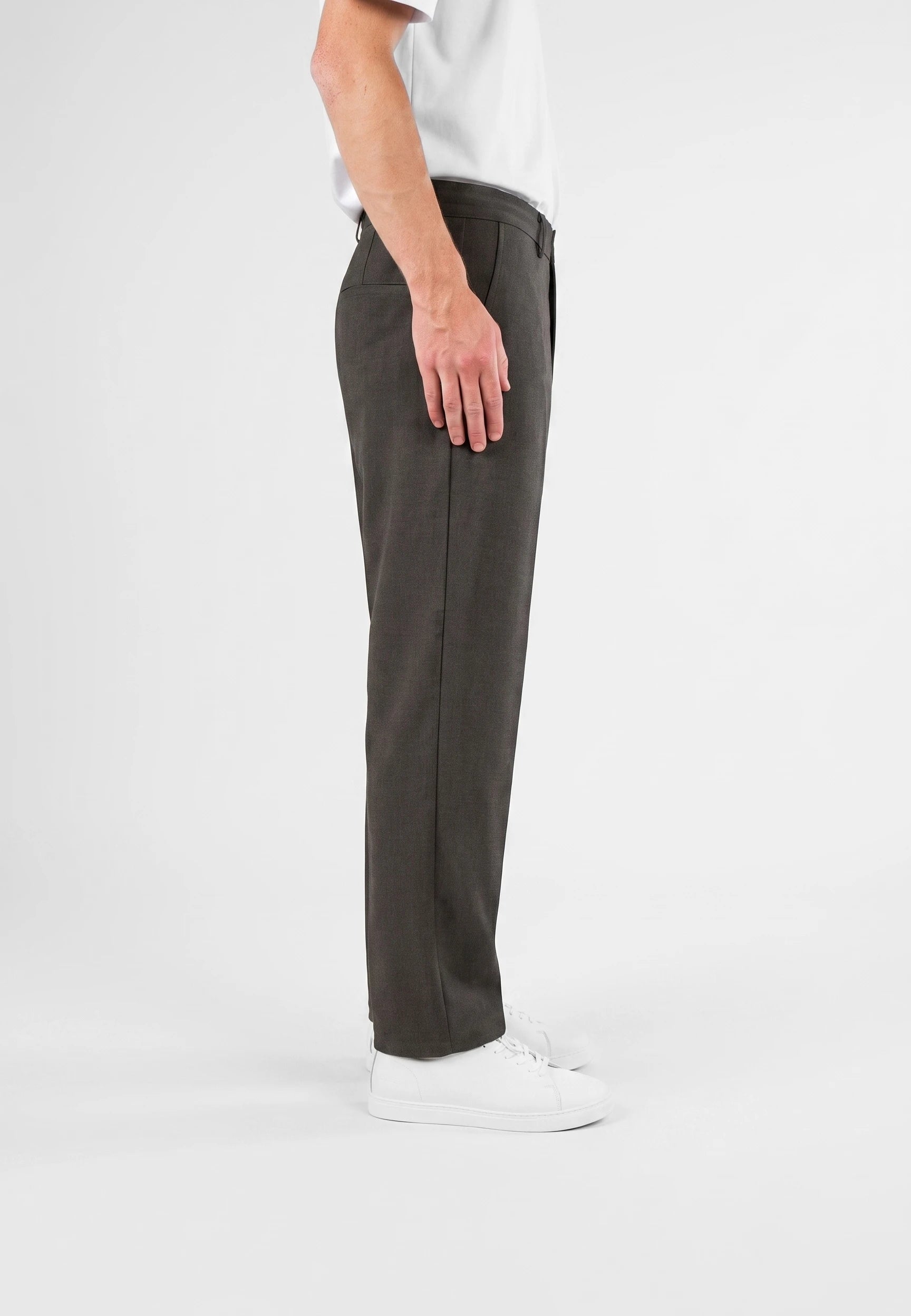Landon heavy trousers - Dark grey, side view on model