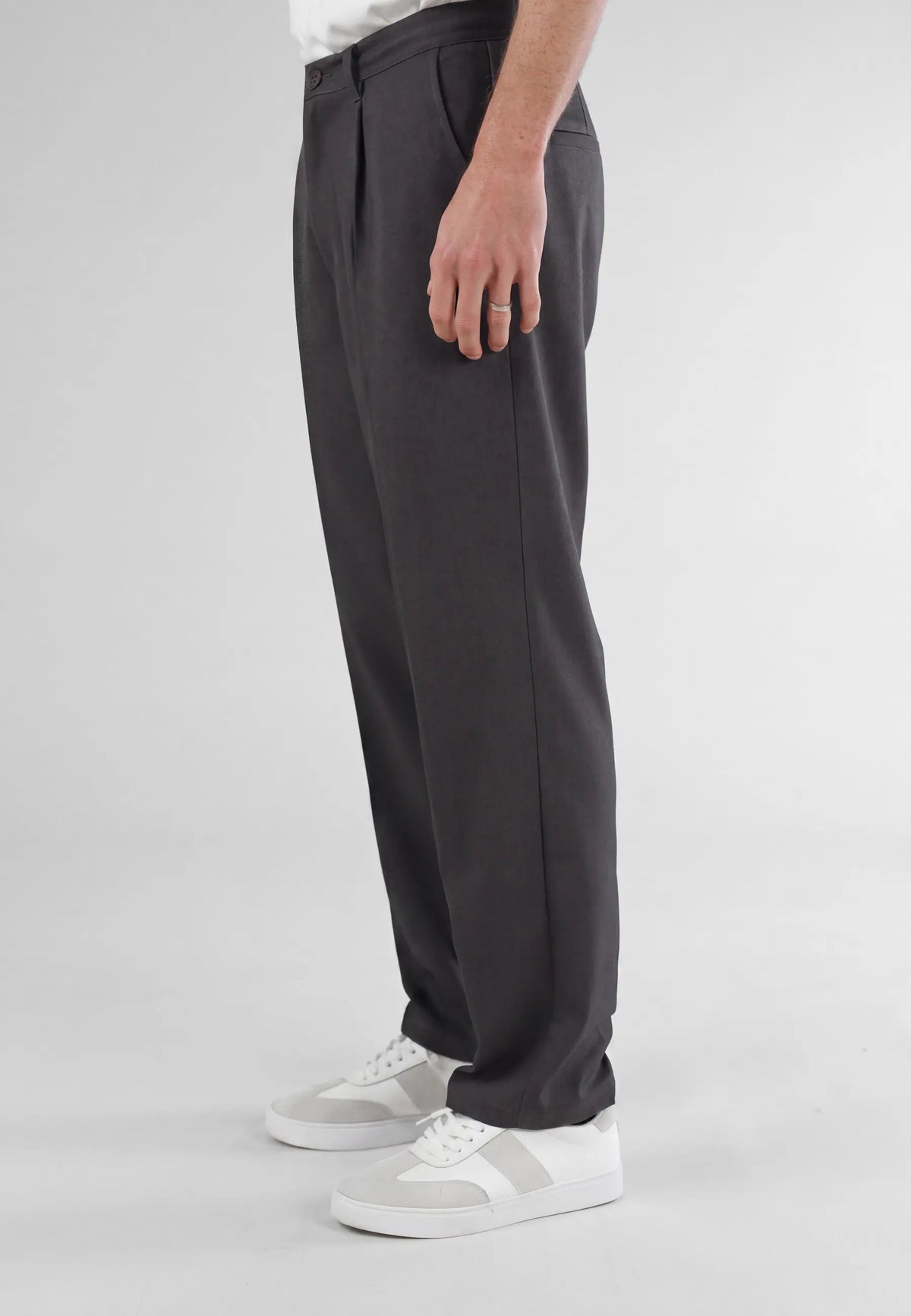 Landon heavy trousers - Dark grey, side view on model