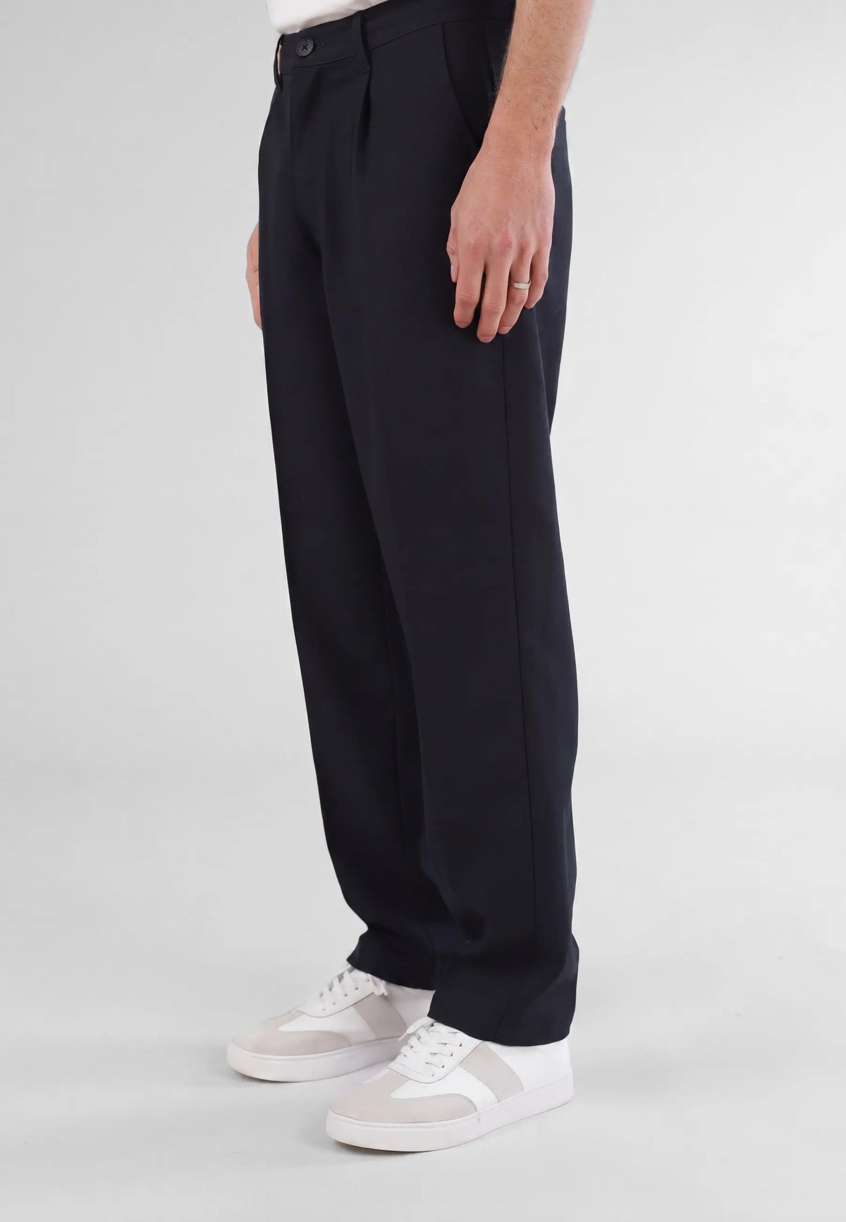 Landon heavy trousers - Navy, side view on model