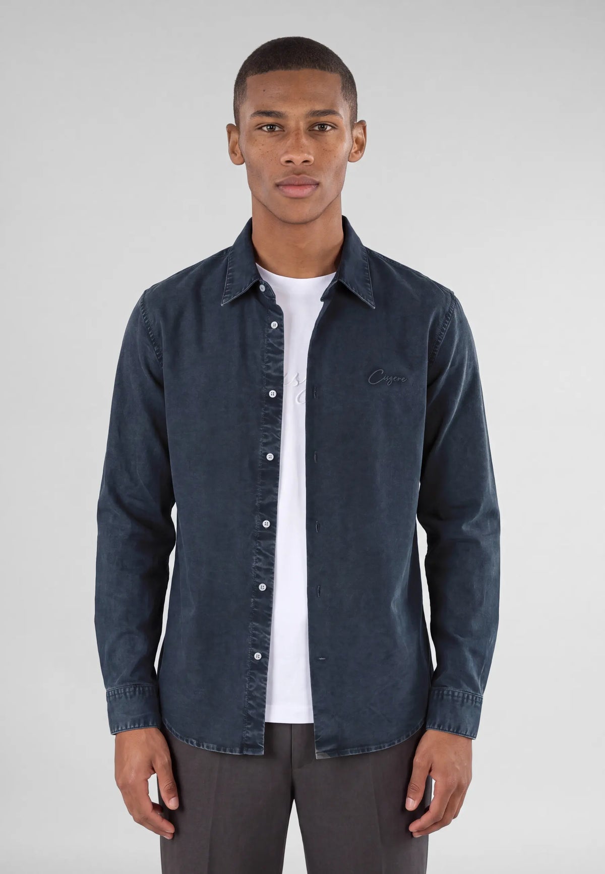Algot washed oxford shirt - Blue, on model