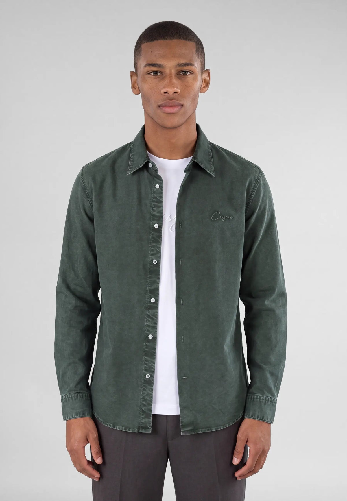 Algot washed oxford shirt - Green, on model