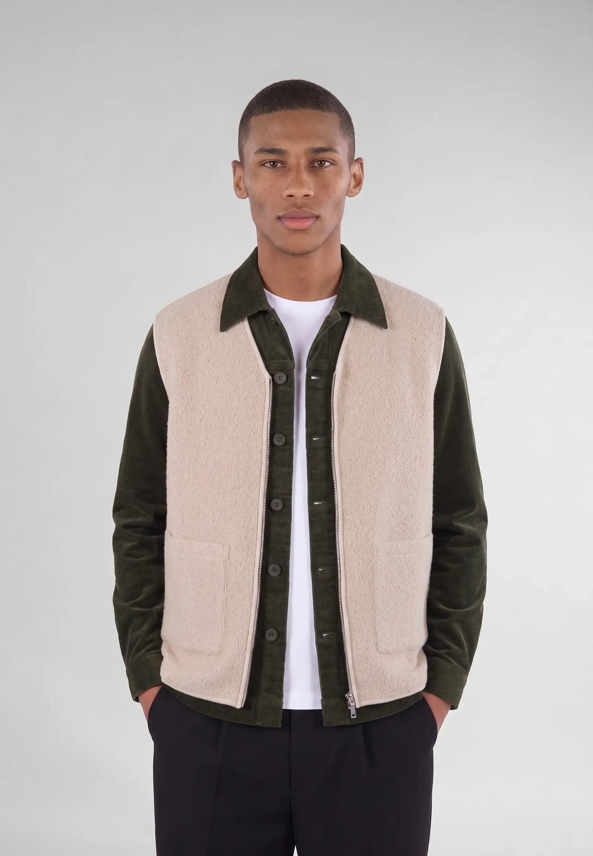 Avery boucle vest - Beige, on model