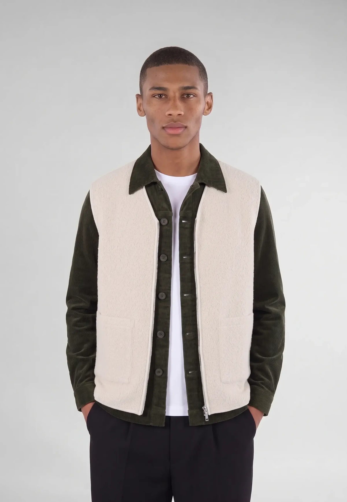 Avery boucle vest - Beige, on model