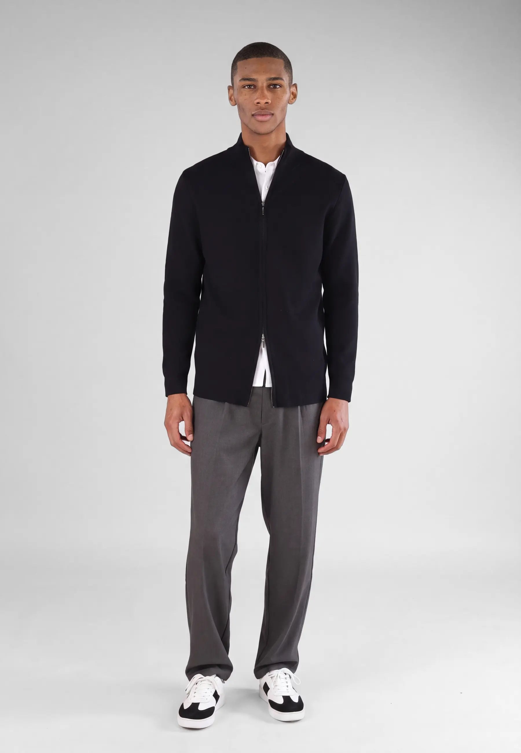 Cemal knitted high collar - Black, front view on model