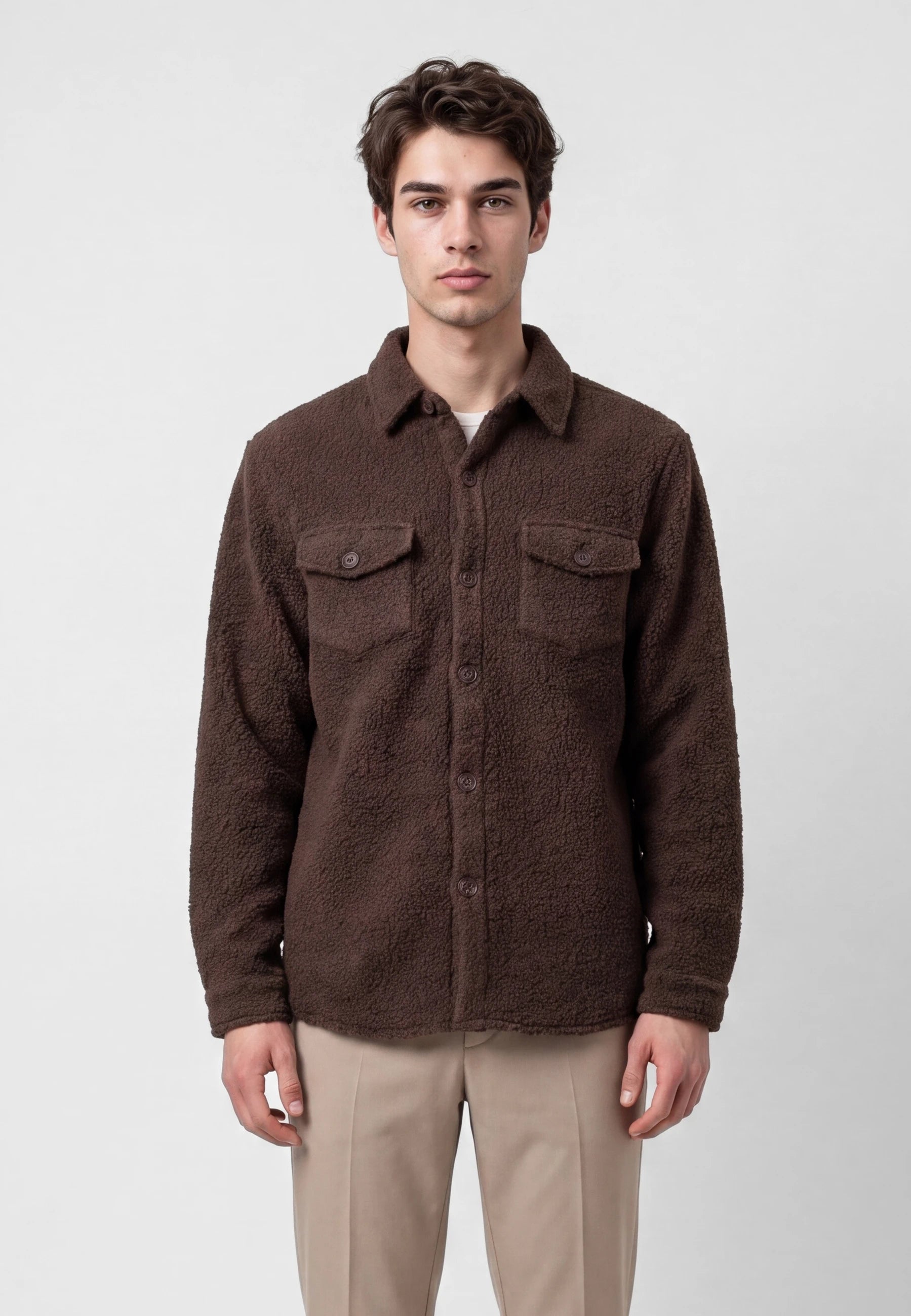 Dani boucle overshirt - Brown, detail of the fabric and fastening on model