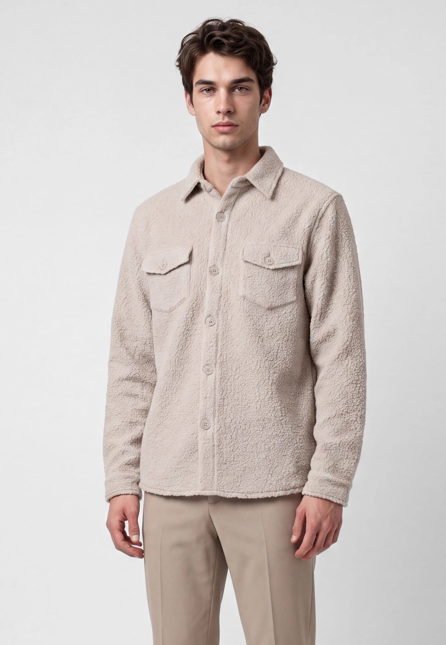 Dani Boucle overshirt - Beige, detail of the fabric and fastening on model