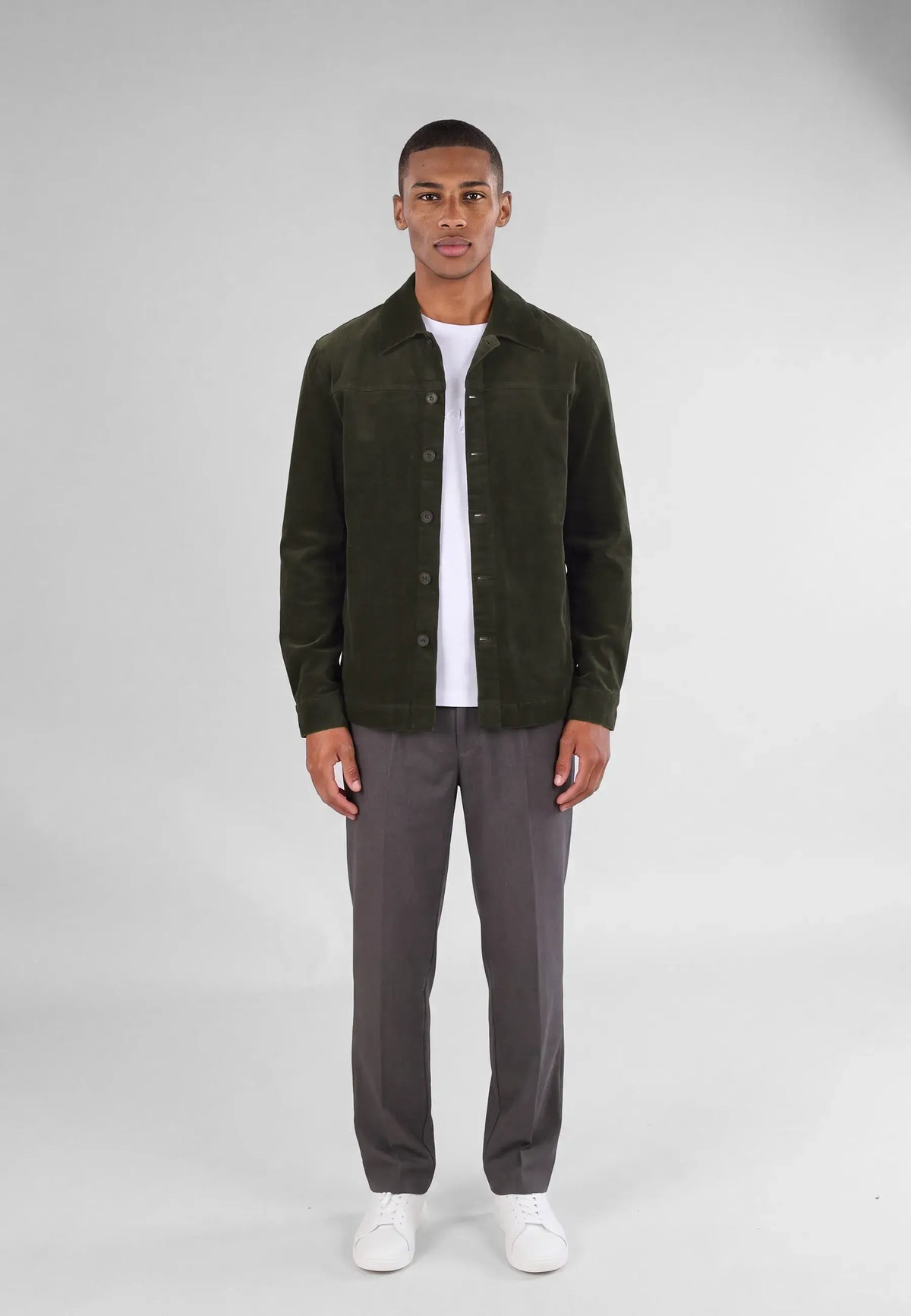 Dylan cord overshirt 3.0 - Green, on model