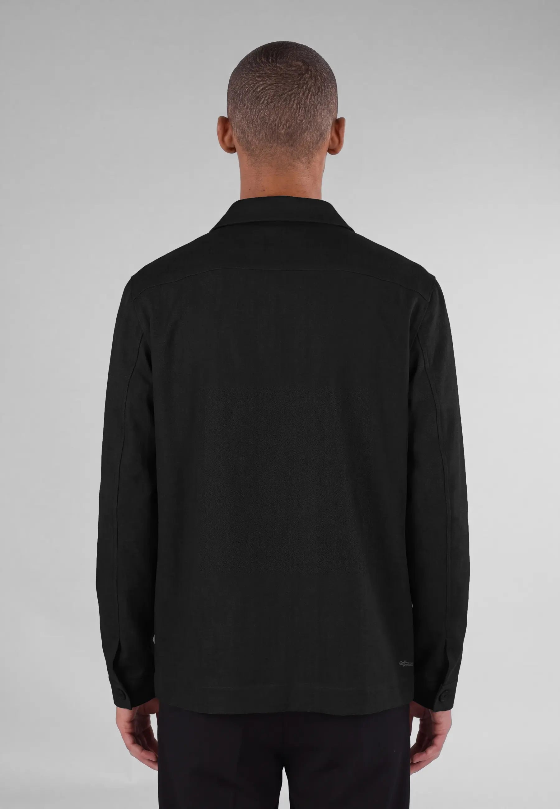 Elis heavy overshirt - Black, on model