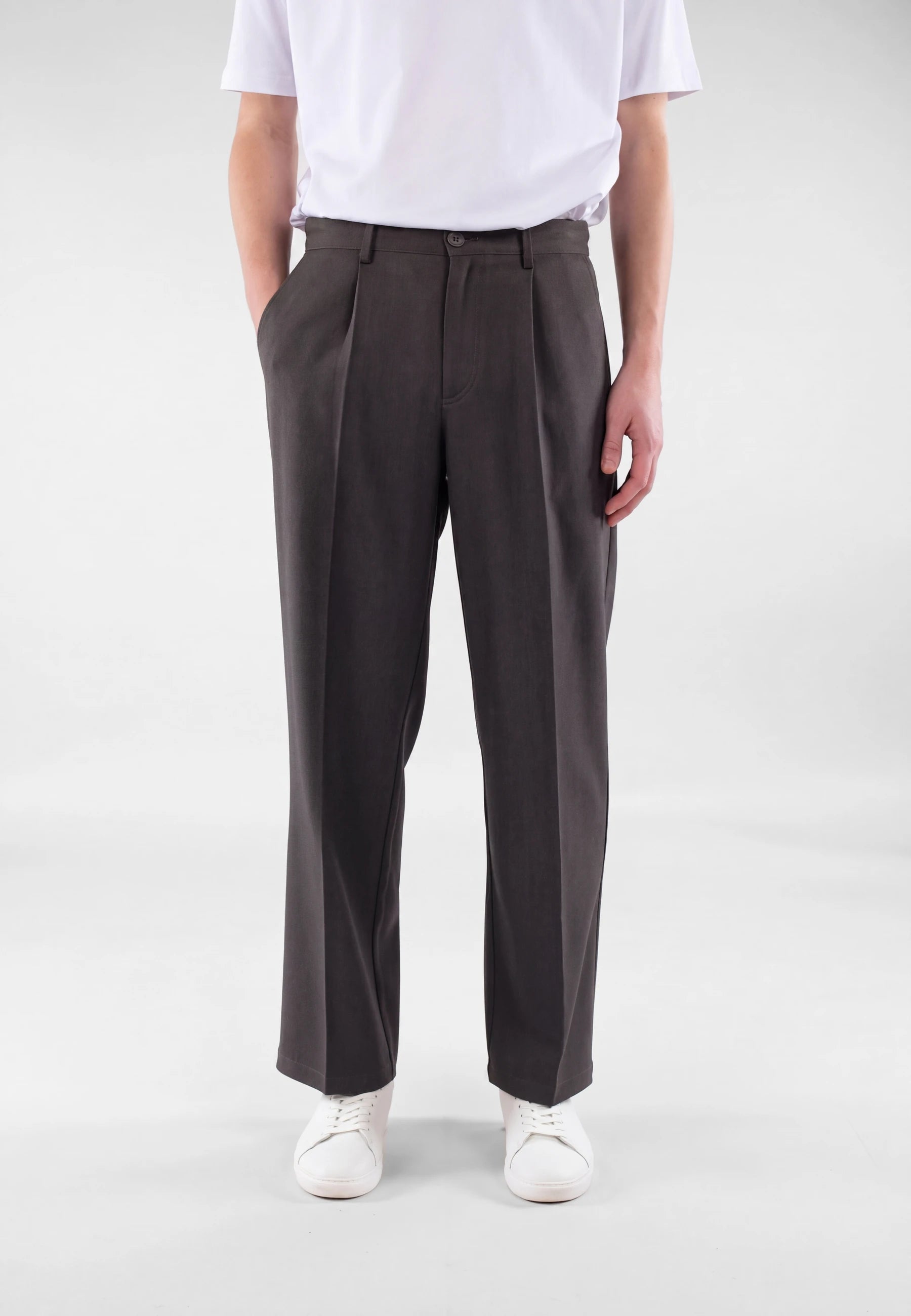 Ethan Heavy Relaxed Fit trousers - Dark grey, front view on model