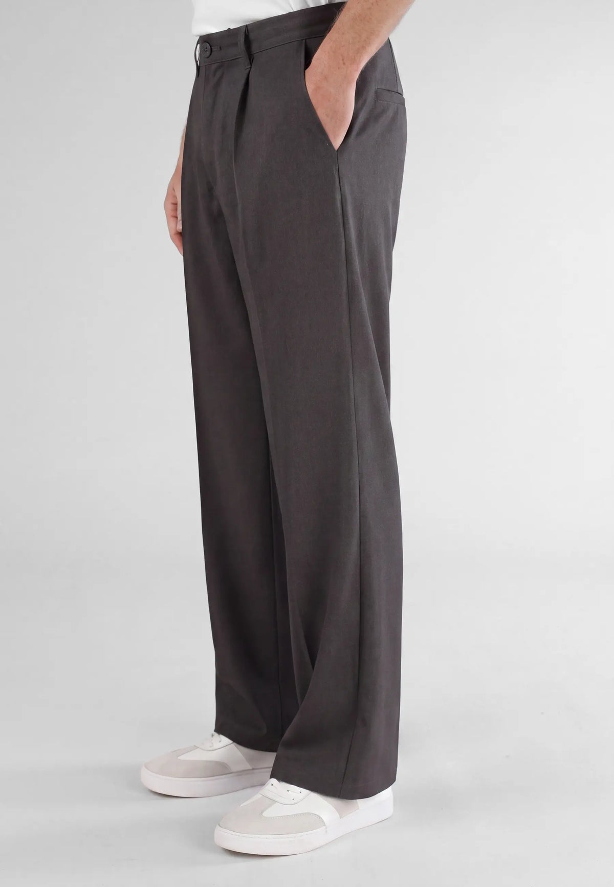 Ethan Heavy Relaxed Fit trousers - Dark grey, side view on model