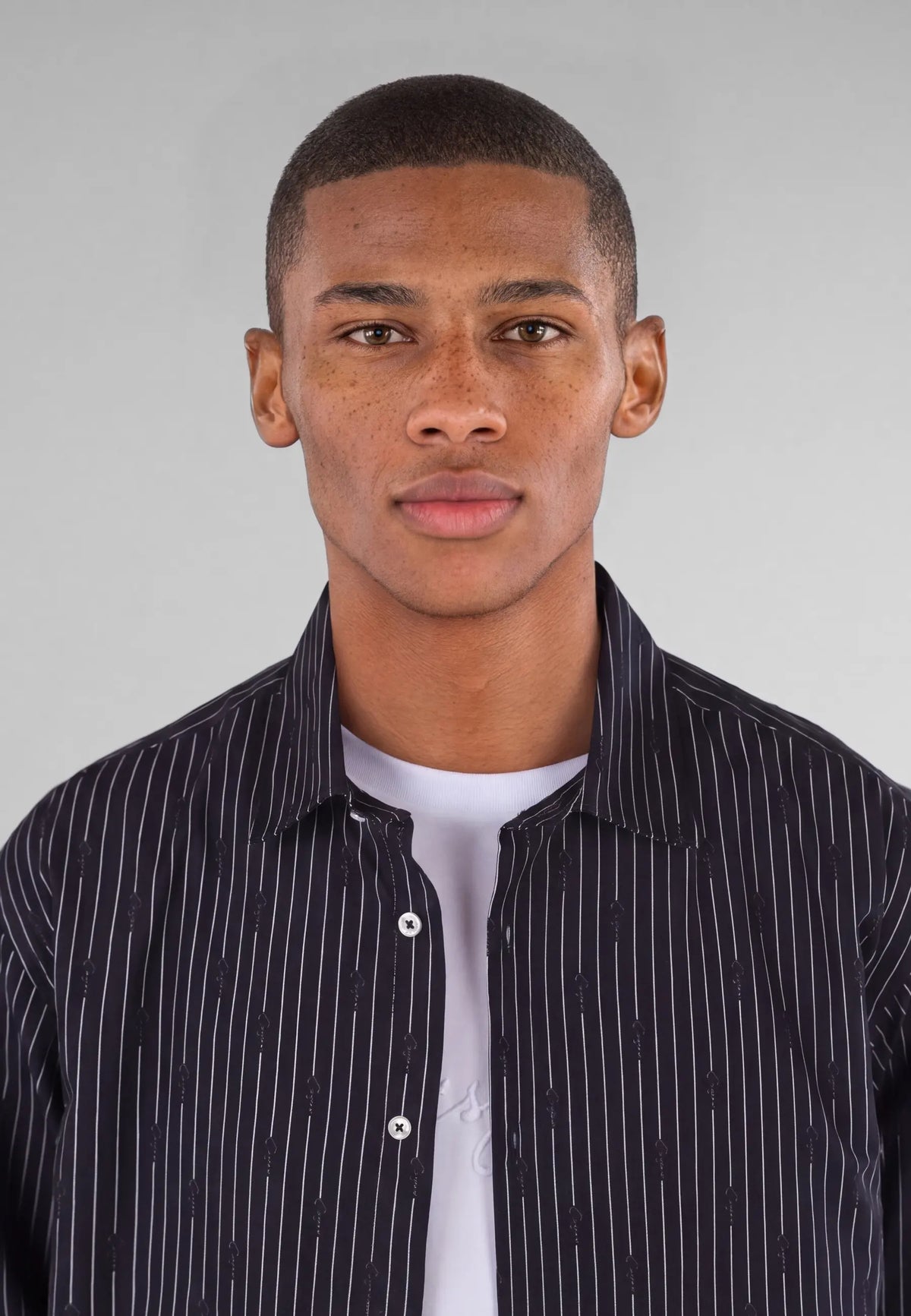 Herd printed shirt - White, collar and fastening close up