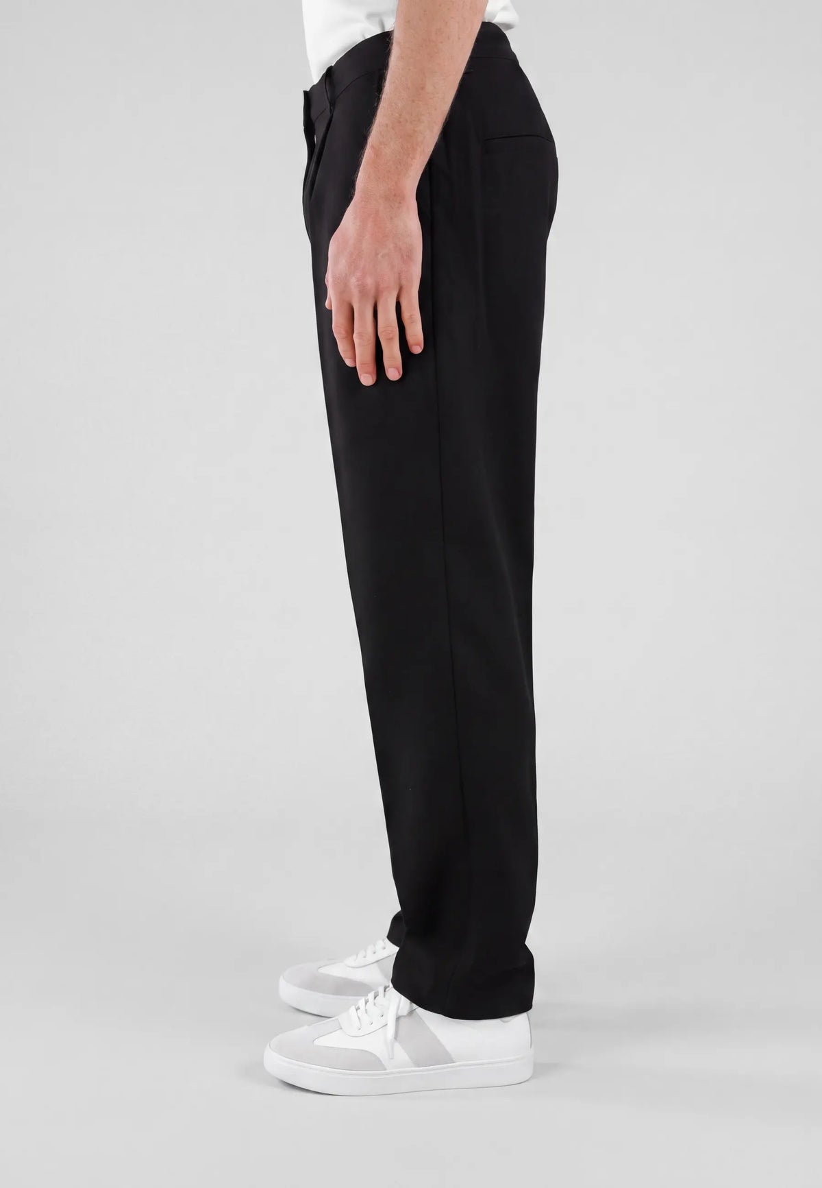 Landon heavy trousers - Black, side profile on model
