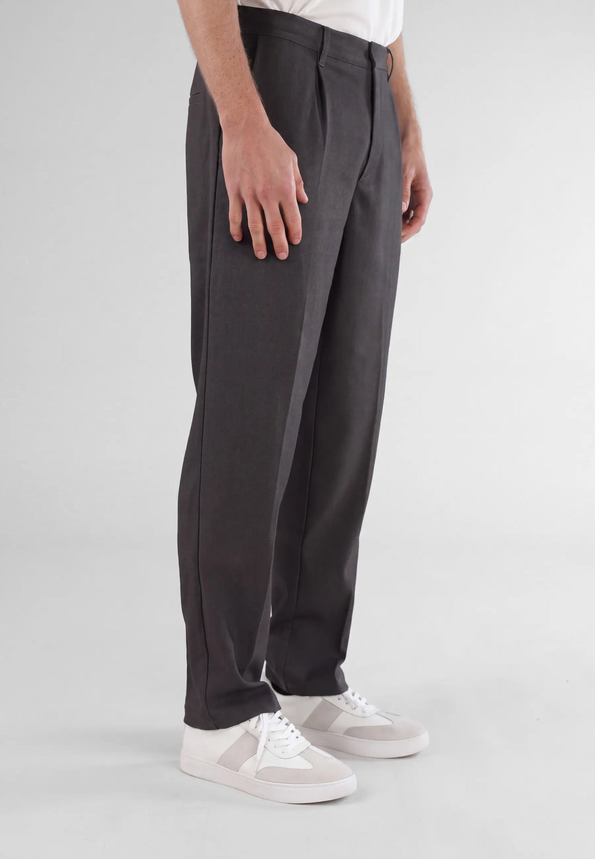 Landon heavy trousers - Dark grey, side view on model
