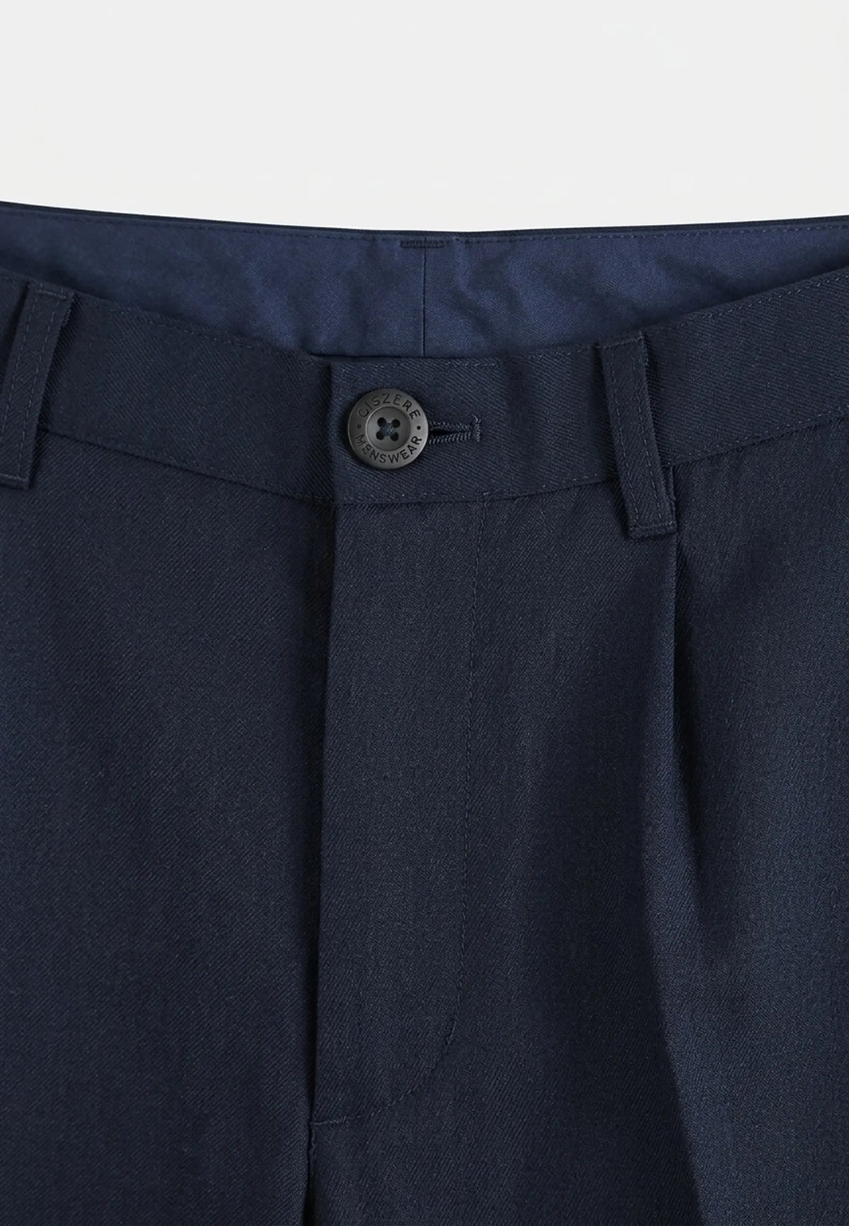 Landon heavy trousers - Navy, on model