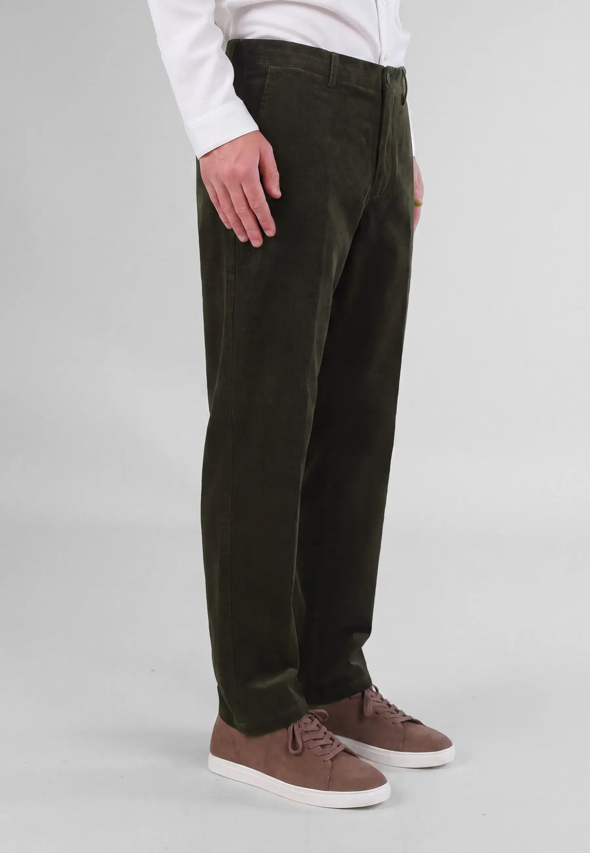 Lou cord trousers - Green, on model