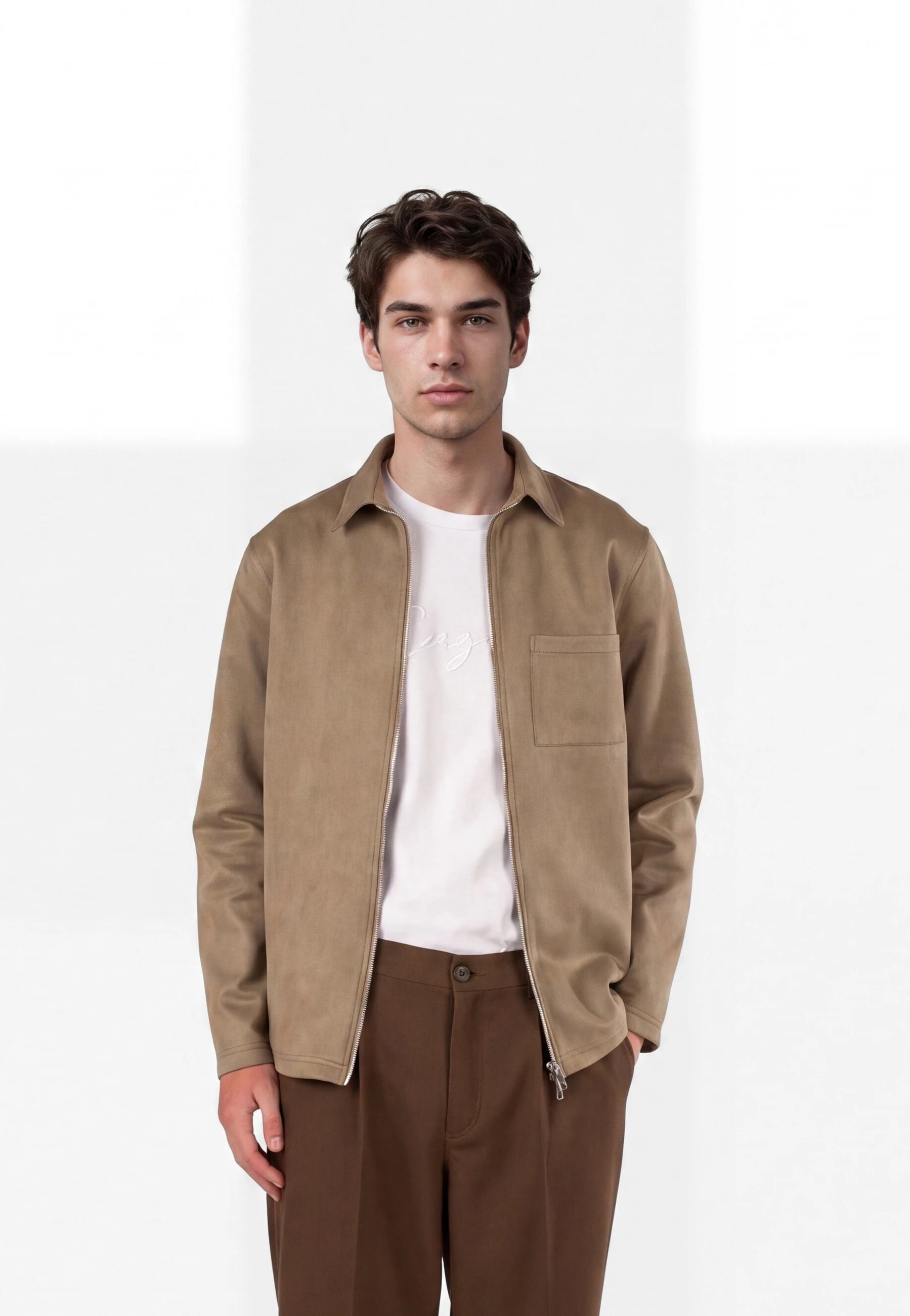 Neo vegan suede overshirt 2.0  - Dusty clay taupe, detail of the fabric and fastening on model