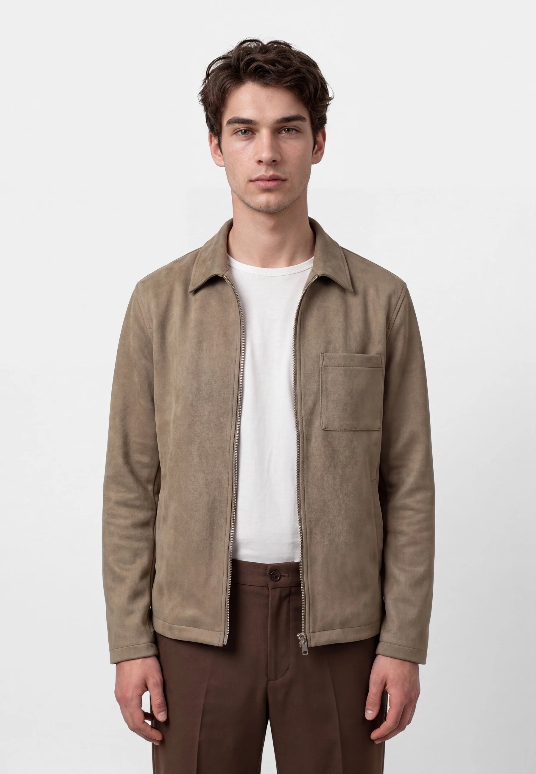 Neo vegan suede overshirt 2.0  - Dusty clay taupe, detail of the fabric and fastening on model