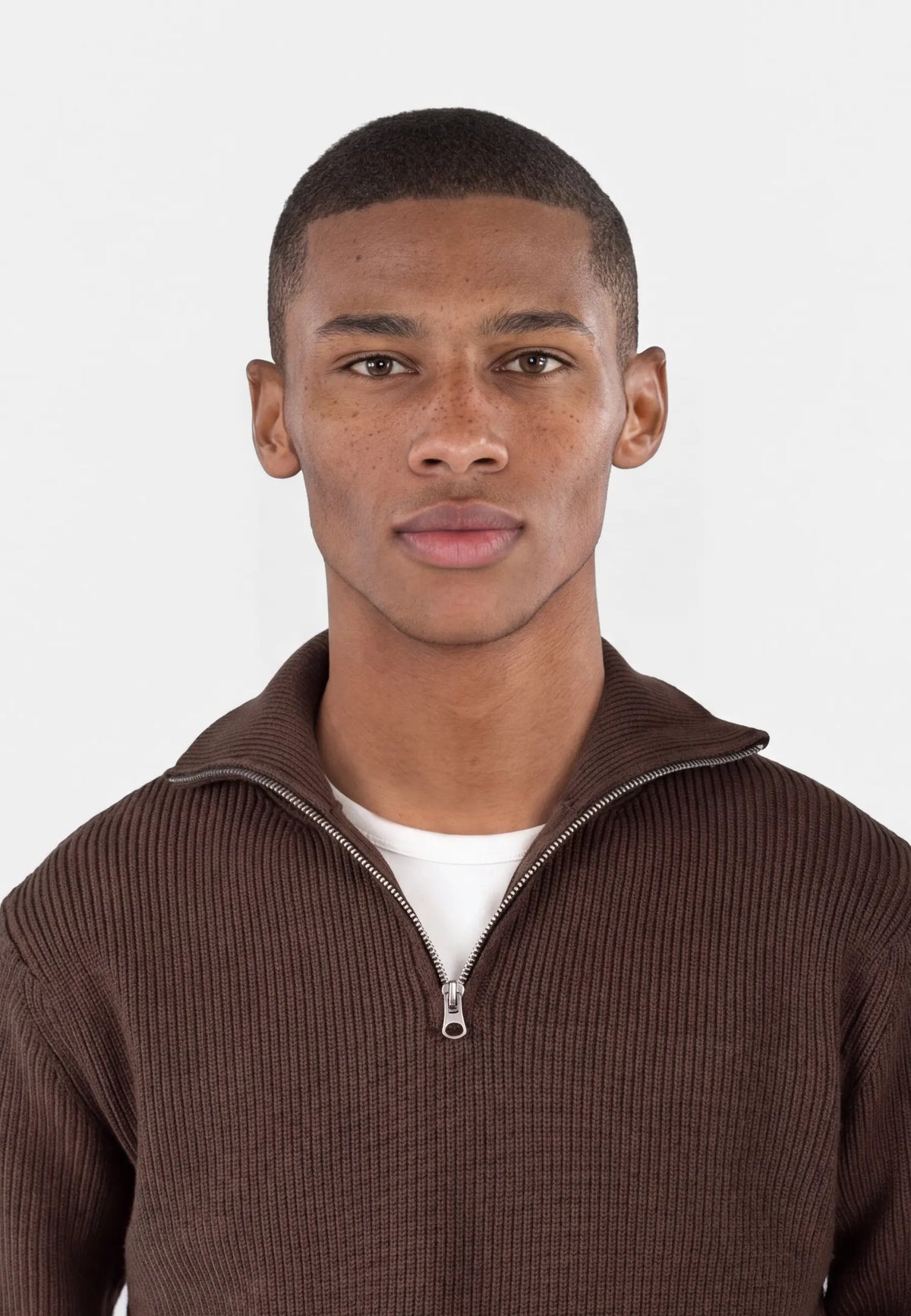 Reuben knitted half zip - Brown, collar and fastening close up